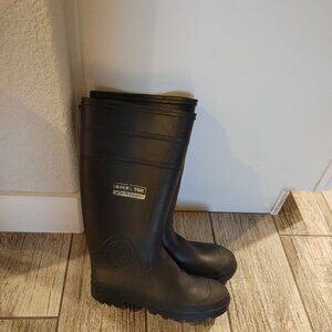 *** Rubber boots *** with steel toe slip resistant for work, fishing, rain, etc.